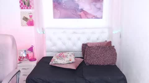Snapshot of karol_adams_1 chatting on February 6, 9:49 pm karol online show from February 6, 9:49 pm