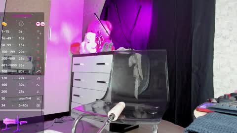 Snapshot of karolinaaa_hot chatting on October 5, 3:11 am karolinaaa_hot online show from October 5, 3:11 am