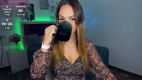 Snapshot of karolinasykes chatting on October 10, 7:35 am Karolina online show from October 10, 7:35 am