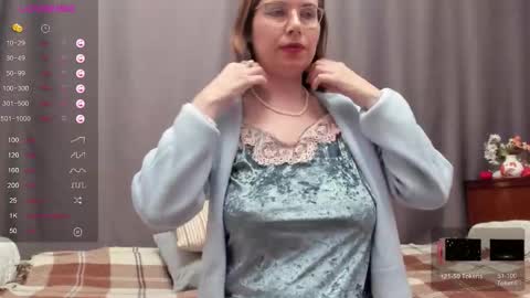 Karoline online show from March 14, 2:40 pm