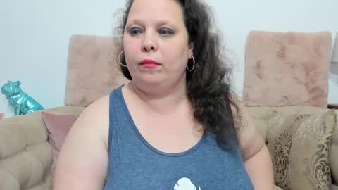 Snapshot of karolinejoyy chatting on February 15, 1:42 am KarolineJoyy online show from February 15, 1:42 am