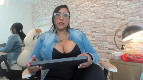 karolwestt online show from October 7, 4:00 pm