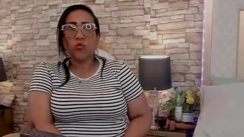 karolwestt online show from September 18, 1:53 pm