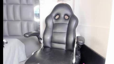 kataleya_west online show from May 15, 11:07 pm