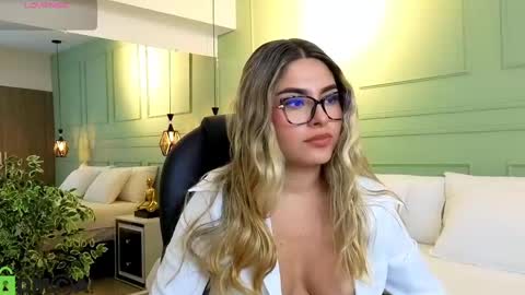 Kat online show from November 20, 12:06 pm