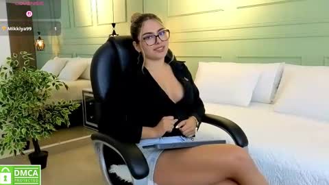 Kat online show from November 13, 12:37 pm