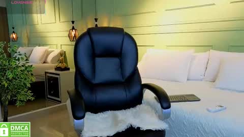 Snapshot of kataliina_18 chatting on October 7, 12:31 pm Kat online show from October 7, 12:31 pm