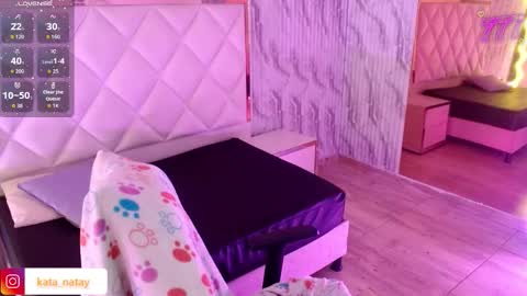 katana_tay online show from March 18, 3:55 am