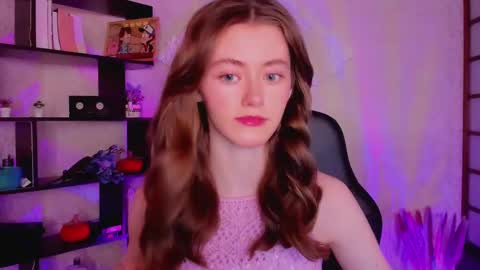 Snapshot of kate_cuddle chatting on December 19, 2:12 am Kate online show from December 19, 2:12 am