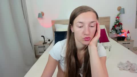 kate_redgar online show from December 16, 2:23 pm