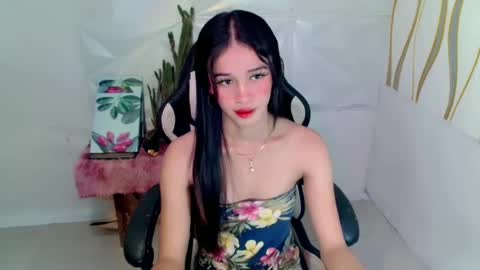 Snapshot of kate_romance chatting on December 5, 12:08 am Kate online show from December 5, 12:08 am