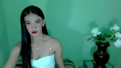 Snapshot of kate_romance chatting on January 12, 2:45 am Kate online show from January 12, 2:45 am