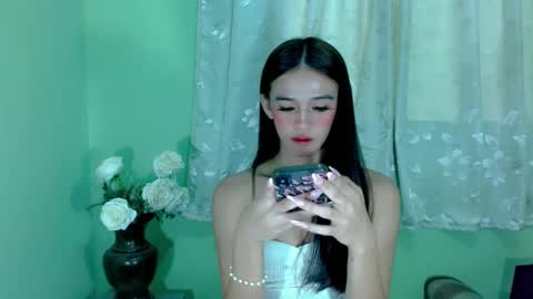 Snapshot of kate_romance chatting on February 4, 4:48 am Kate online show from February 4, 4:48 am
