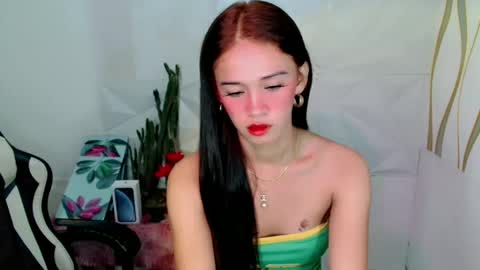 Snapshot of kate_romance chatting on December 20, 11:37 pm Kate online show from December 20, 11:37 pm