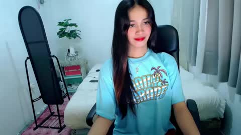 Snapshot of kate_romance chatting on December 16, 11:44 am Kate online show from December 16, 11:44 am