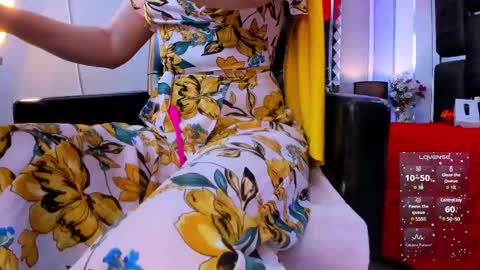 Snapshot of kate_roose chatting on February 11, 9:14 pm kate_roose online show from February 11, 9:14 pm