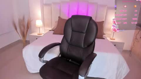 kate_rous online show from November 5, 5:01 am