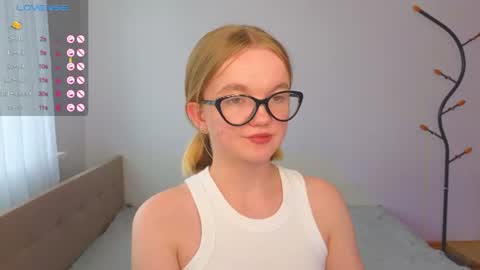katebunnys online show from July 1, 11:10 am