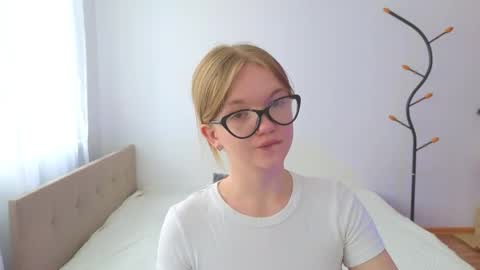 katebunnys online show from June 5, 4:38 am