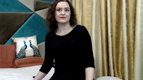 KateQueenston --  online show from June 5, 9:54 pm