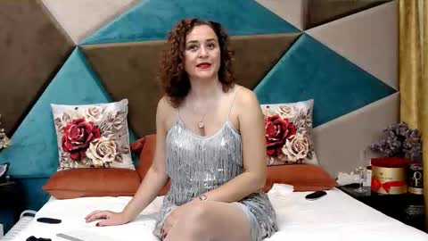 KateQueenston --  online show from October 25, 4:31 am