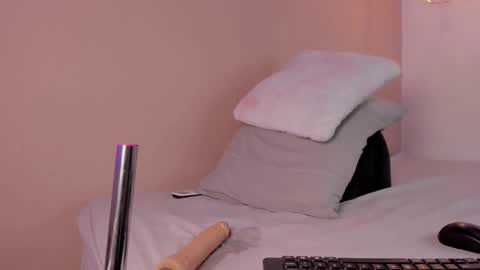 kateryn_bale online show from March 12, 10:23 pm