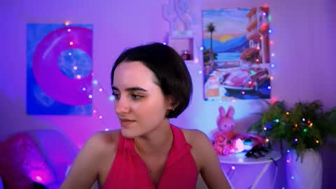 katewillows online show from December 19, 8:28 am