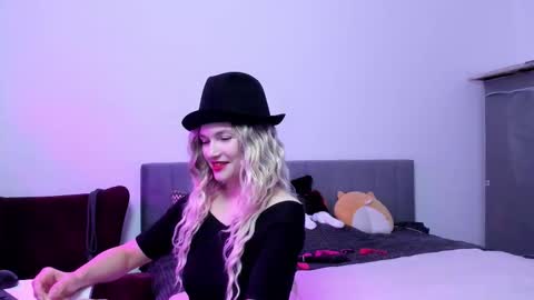Snapshot of katherinemidnight chatting on October 10, 3:50 pm Katherine online show from October 10, 3:50 pm