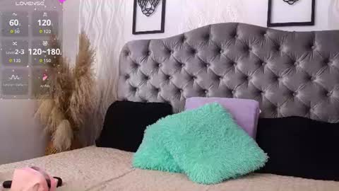kathh_latorre online show from July 16, 3:27 pm