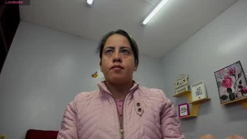 Snapshot of kathina_giraldo chatting on September 17, 12:47 pm Paola online show from September 17, 12:47 pm