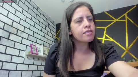 Snapshot of kathina_giraldo chatting on January 18, 1:40 pm Paola online show from January 18, 1:40 pm