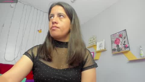 Snapshot of kathina_giraldo chatting on January 26, 1:47 pm Paola online show from January 26, 1:47 pm