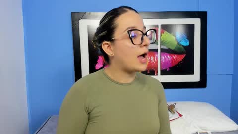 Khaterine online show from October 28, 8:25 pm