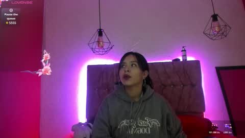 Katie online show from February 9, 11:01 am