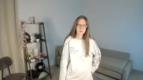 Snapshot of katinatonge chatting on October 14, 2:03 am Scarlett online show from October 14, 2:03 am