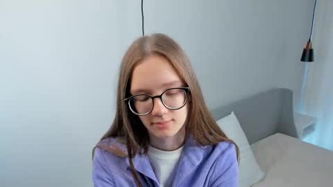 Snapshot of katinatonge chatting on October 20, 8:39 am Scarlett online show from October 20, 8:39 am