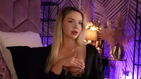 KatJolie online show from June 11, 8:27 pm