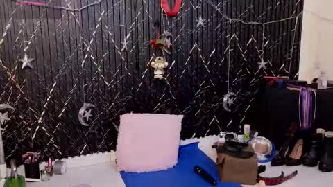 Katt  online show from December 4, 7:36 pm