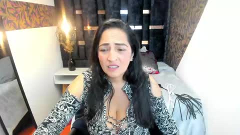 K A T T E  online show from April 16, 9:50 pm