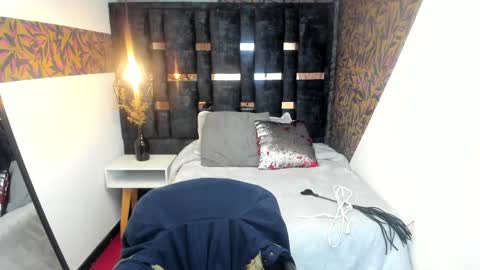 K A T T E  online show from April 16, 8:30 pm