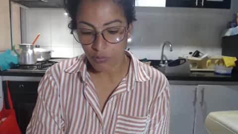 KattleyaGrey online show from September 28, 2:33 pm