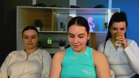 Kat online show from March 19, 6:18 am