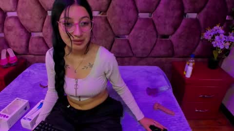 Snapshot of kattyqueenn chatting on October 21, 12:20 pm katty online show from October 21, 12:20 pm