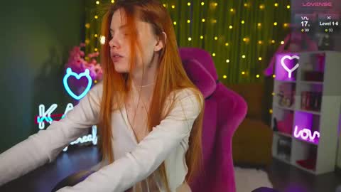 Snapshot of katy_ethereal chatting on February 24, 2:38 am Katy - online show from February 24, 2:38 am