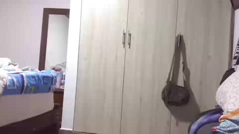  Khawit  online show from September 20, 2:26 pm