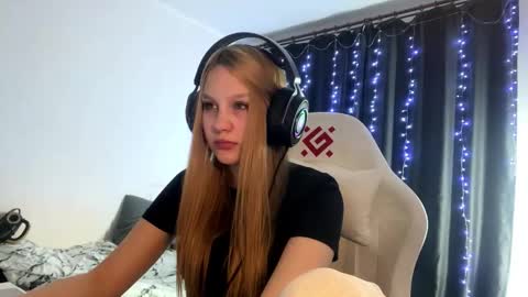 Amia online show from March 5, 6:15 pm