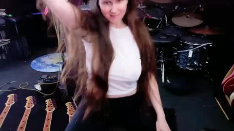 Kayla online show from May 6, 1:37 pm