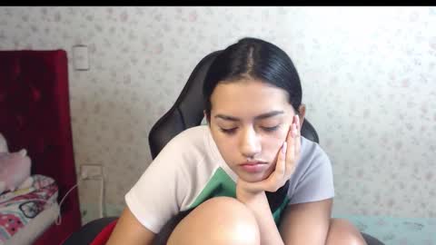 Snapshot of kaylak18x chatting on October 9, 4:38 am Kayla online show from October 9, 4:38 am
