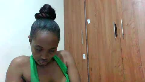 kaylar online show from June 23, 6:06 pm