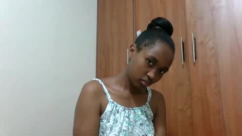 kaylar online show from June 25, 11:02 am